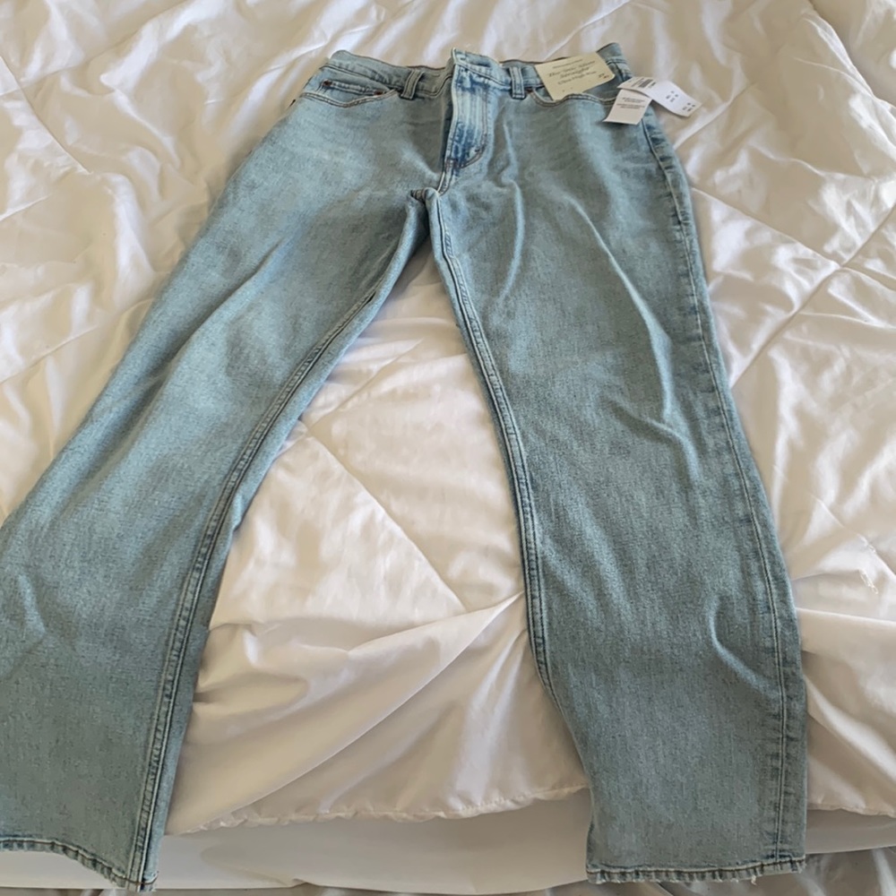 Abercrombie 90s slim straight ultra high rise, size 27, 4short. Nwt.